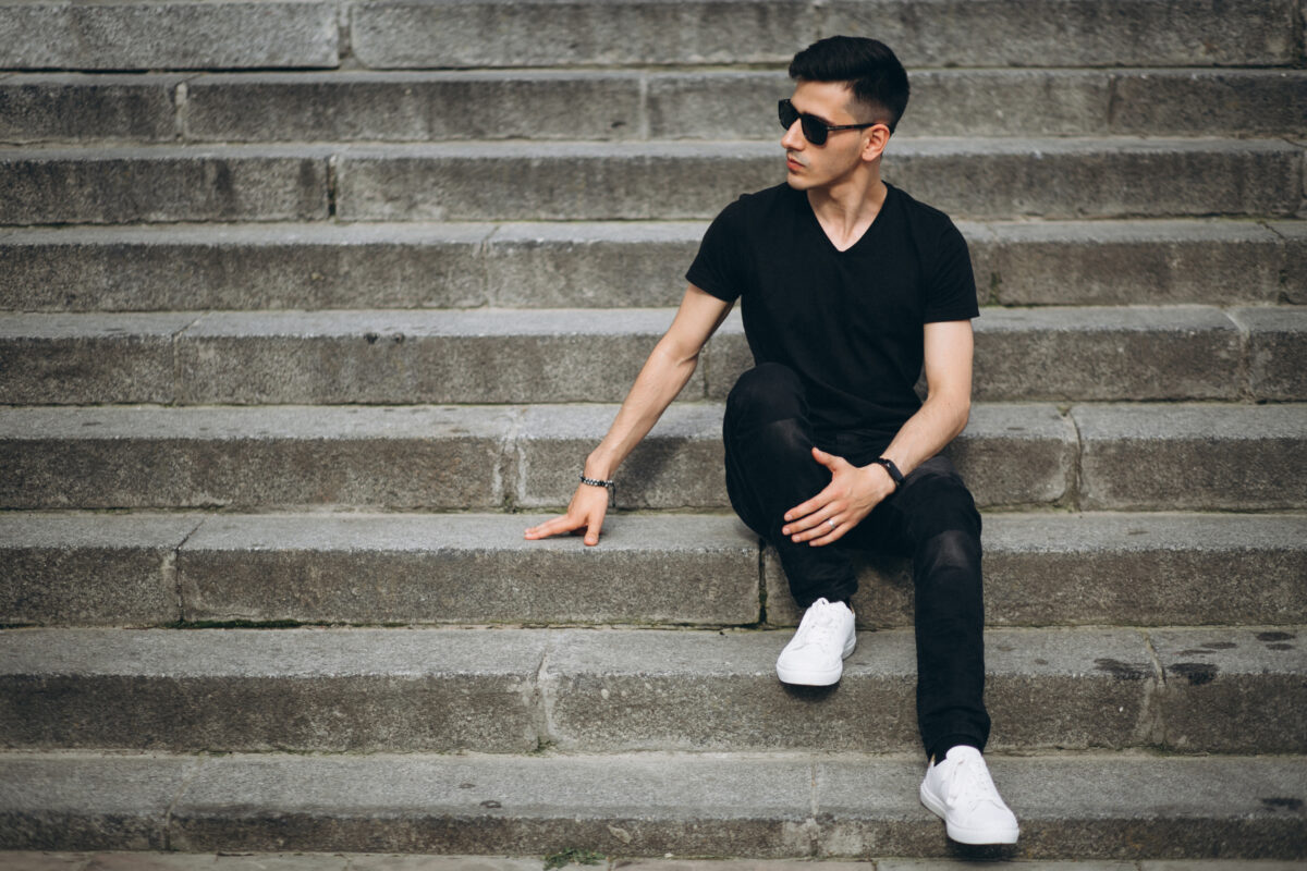 Black Jeans with black shirt