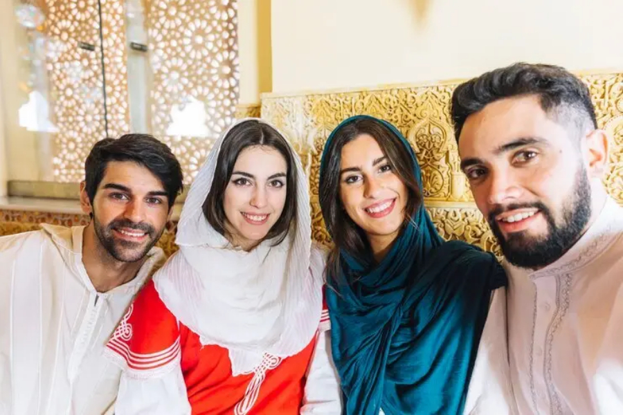 What is Pakistan traditional dress